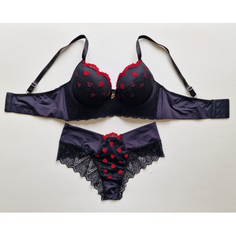 Conjunto Coração Império Preto com Vermelho Conjunto Coração Império Preto com Vermelho