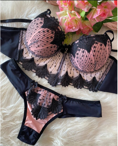 Conjunto Cropped Glamour Preto C/ Rosa-Chuvisco Conjunto Cropped Glamour Preto C/ Rosa-Chuvisco