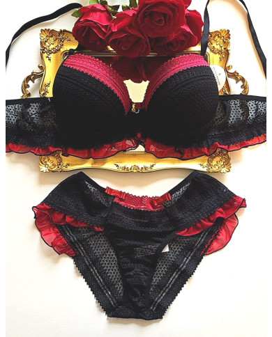 Conjunto Penelope Babado Império Preto c/ Vermelho Conjunto Penelope Babado Império Preto c/ Vermelho